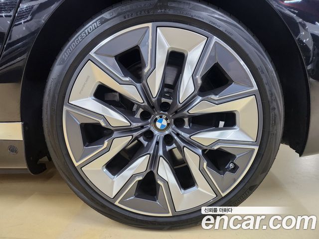 BMW 7 Series (G70) 750e xDrive Design Pure Excellence 2024 — фото 5