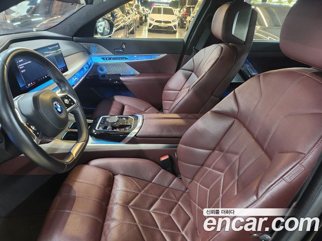 BMW 7 Series (G70) 750e xDrive Design Pure Excellence 2024 — фото 9