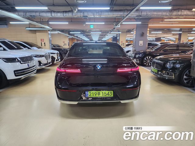 BMW 7 Series (G70) 750e xDrive Design Pure Excellence 2024 — фото 23
