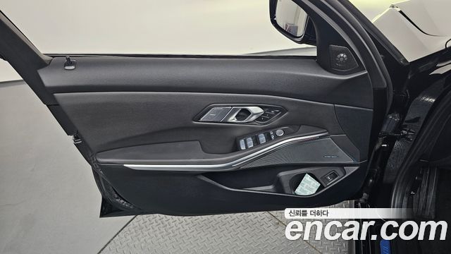 BMW 3 Series (G20) 320i M Sport 2025 — фото 24