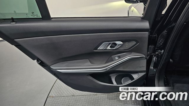 BMW 3 Series (G20) 320i M Sport 2025 — фото 25