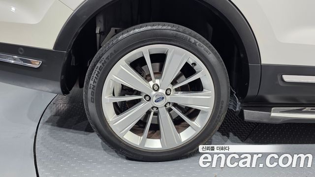 Ford Explorer 2.3 Limited 4WD 5th 2018 — фото 5