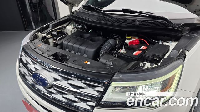 Ford Explorer 2.3 Limited 4WD 5th 2018 — фото 6