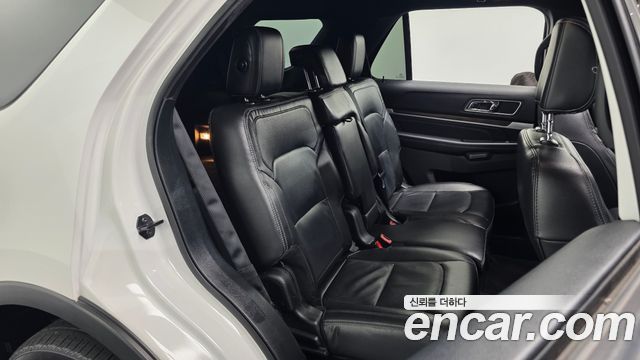 Ford Explorer 2.3 Limited 4WD 5th 2018 — фото 15