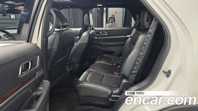 Ford Explorer 2.3 Limited 4WD 5th 2018 — фото 16