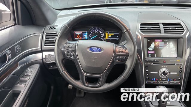 Ford Explorer 2.3 Limited 4WD 5th 2018 — фото 17