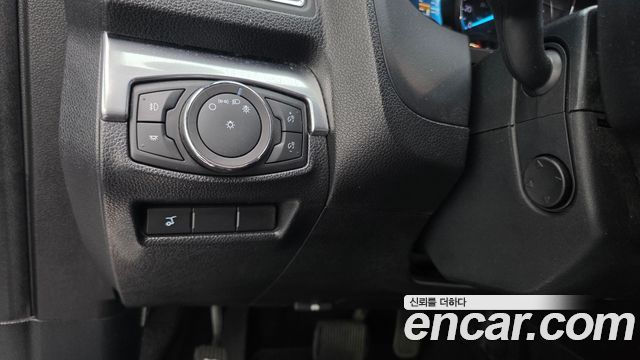 Ford Explorer 2.3 Limited 4WD 5th 2018 — фото 23