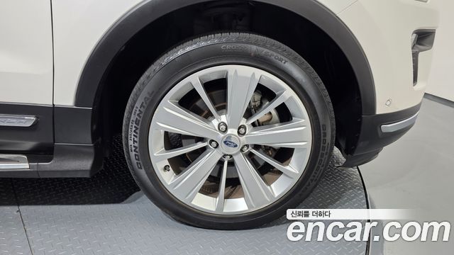 Ford Explorer 2.3 Limited 4WD 5th 2018 — фото 27