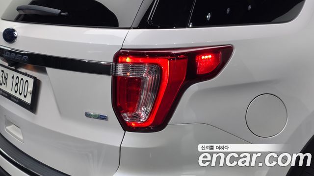 Ford Explorer 2.3 Limited 4WD 5th 2018 — фото 29