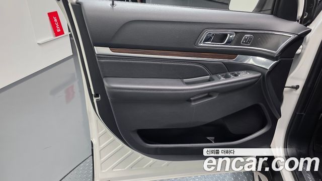 Ford Explorer 2.3 Limited 4WD 5th 2018 — фото 30