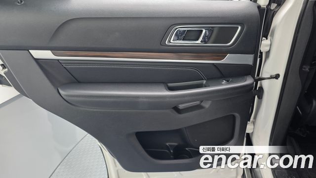 Ford Explorer 2.3 Limited 4WD 5th 2018 — фото 31