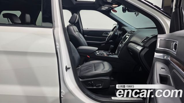 Ford Explorer 2.3 Limited 4WD 5th 2018 — фото 32