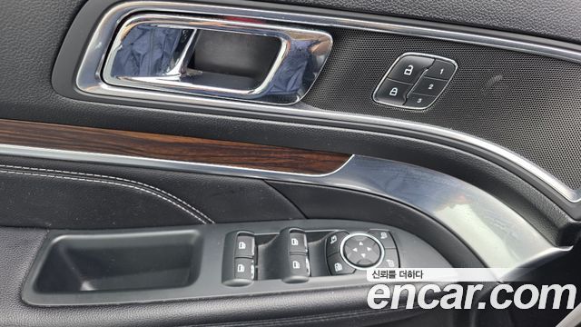 Ford Explorer 2.3 Limited 4WD 5th 2018 — фото 33