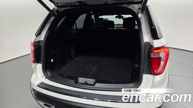Ford Explorer 2.3 Limited 4WD 5th 2018 — фото 40