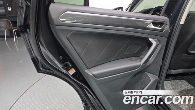 Volkswagen Tiguan (II) 2.0 TDI Prestige 2020 — фото 25