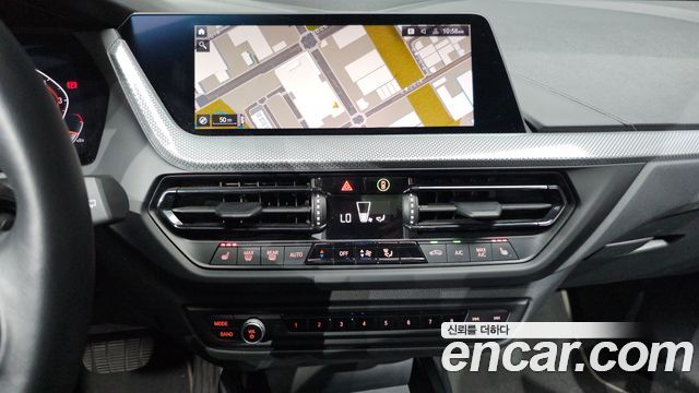 BMW 1 Series (F40) 120i Sports 2021 — фото 16