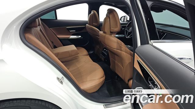 Mercedes-Benz E-Class (W214) E200 Avantgarde 2024 — фото 11