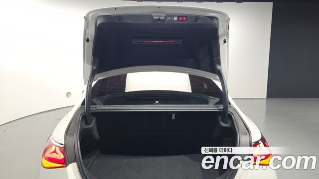 Mercedes-Benz E-Class (W214) E200 Avantgarde 2024 — фото 20