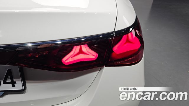 Mercedes-Benz E-Class (W214) E200 Avantgarde 2024 — фото 23