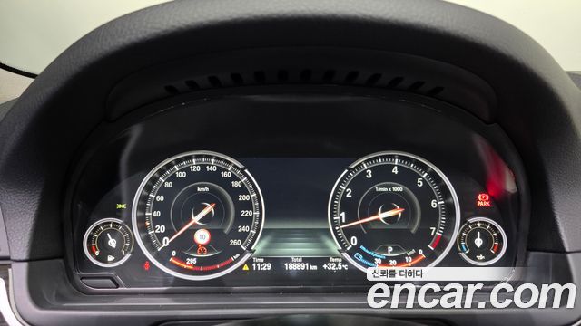 BMW 5 Series (F10) 528i Luxury Plus 2016 — фото 8