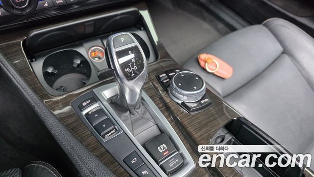 BMW 5 Series (F10) 528i Luxury Plus 2016 — фото 9