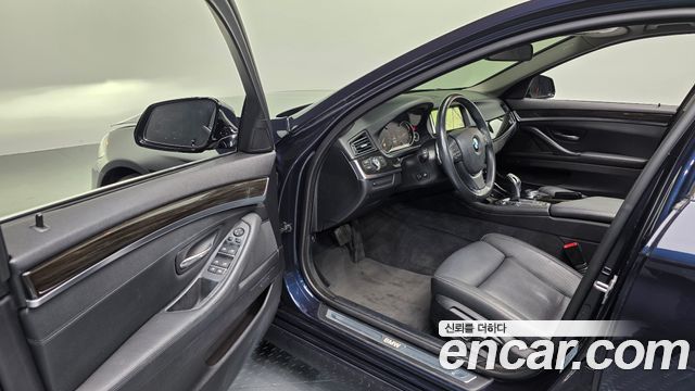 BMW 5 Series (F10) 528i Luxury Plus 2016 — фото 10