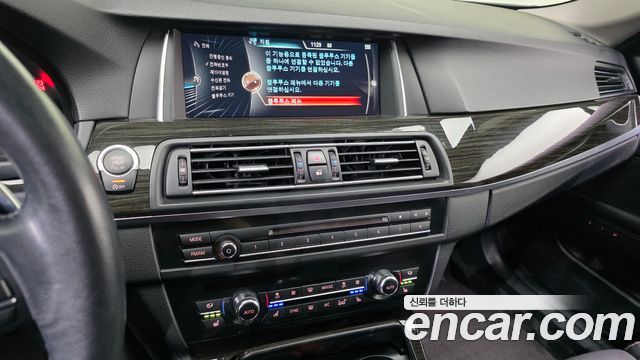 BMW 5 Series (F10) 528i Luxury Plus 2016 — фото 14
