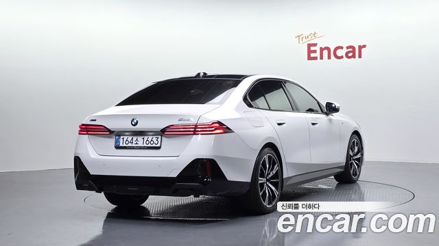 BMW 5 Series (G60) 530i xDrive M Sport 2025 — фото 2