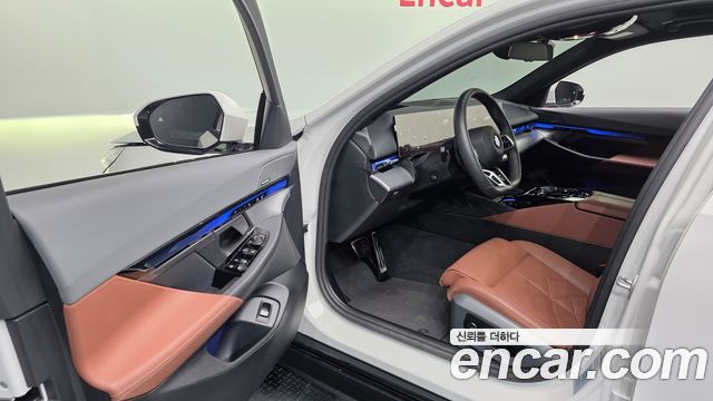 BMW 5 Series (G60) 530i xDrive M Sport 2025 — фото 10