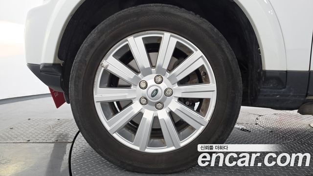 Land Rover Discovery 4 3.0 SDV6 SE 2013 — фото 5