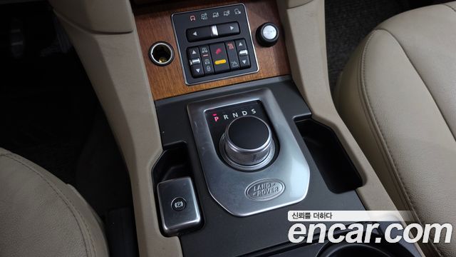 Land Rover Discovery 4 3.0 SDV6 SE 2013 — фото 9