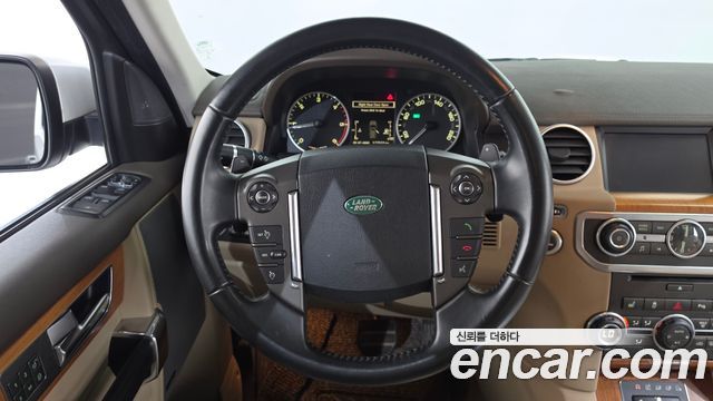 Land Rover Discovery 4 3.0 SDV6 SE 2013 — фото 13