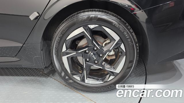 Kia K5 (III) 2.0 Prestige 2024 — фото 27