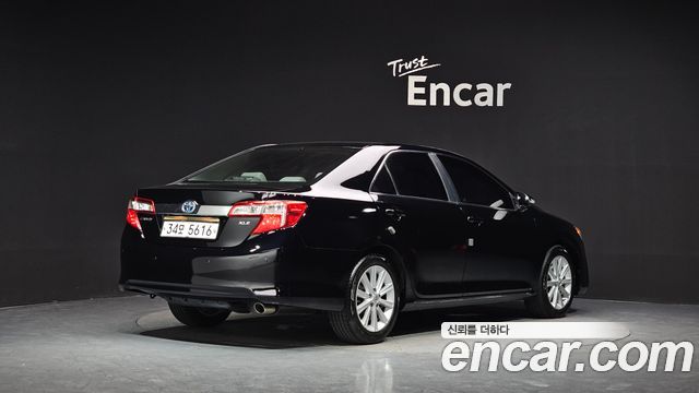 Toyota Camry 2.5 XLE 2012 — фото 2