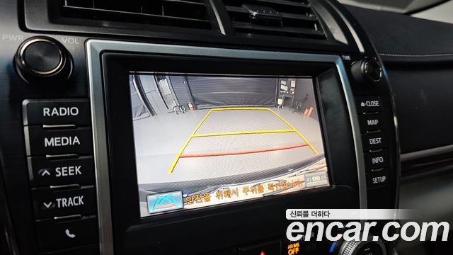 Toyota Camry 2.5 XLE 2012 — фото 14