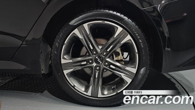 Kia K5 (III) 2.0 Noblesse 2023 — фото 27