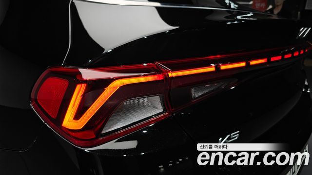 Kia K5 (III) 2.0 Noblesse 2023 — фото 29