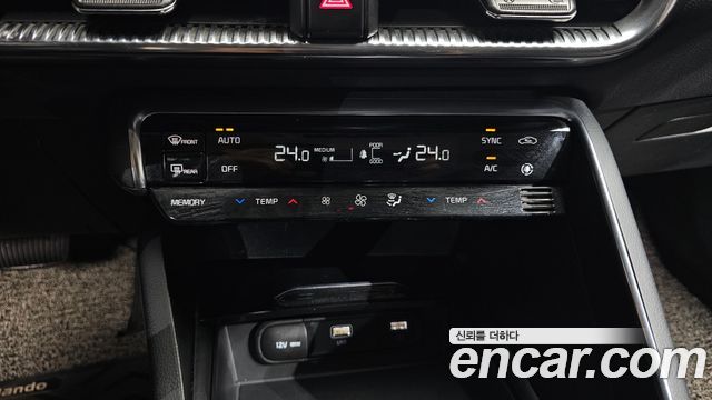 Kia K5 (III) 2.0 Noblesse 2023 — фото 35