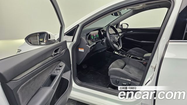 Volkswagen Golf (VIII) 2.0 TDI Prestige 2023 — фото 10