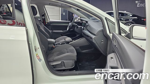 Volkswagen Golf (VIII) 2.0 TDI Prestige 2023 — фото 26
