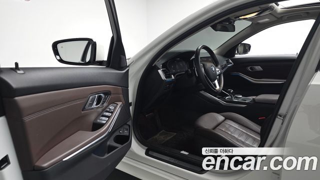 BMW 3 Series (G20) 330e Luxury 2021 — фото 10