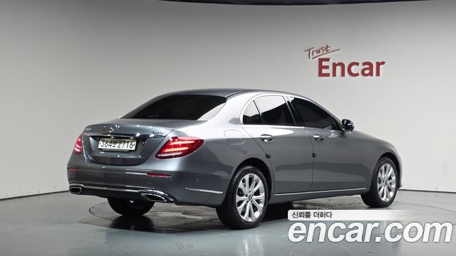 Mercedes-Benz E-Class (W213) E300 4MATIC Exclusive 2020 — фото 2