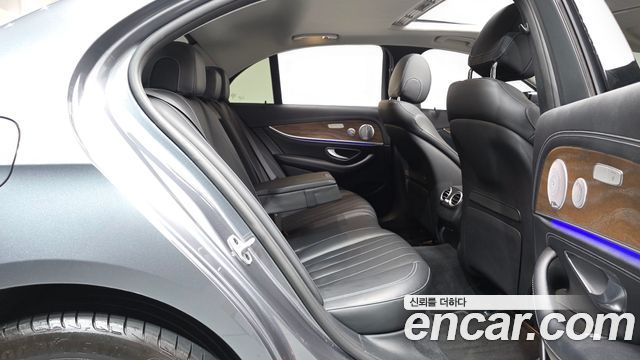 Mercedes-Benz E-Class (W213) E300 4MATIC Exclusive 2020 — фото 11