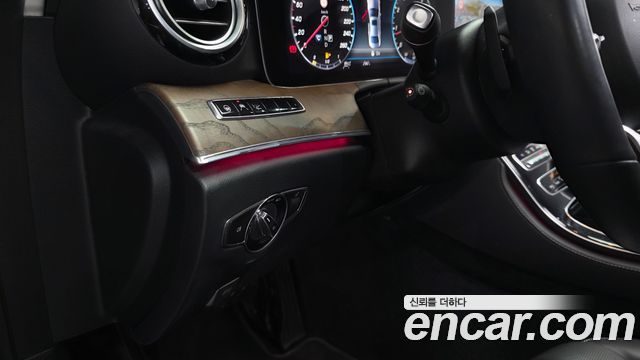 Mercedes-Benz E-Class (W213) E300 4MATIC Exclusive 2020 — фото 19