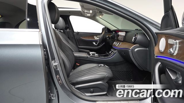 Mercedes-Benz E-Class (W213) E300 4MATIC Exclusive 2020 — фото 26