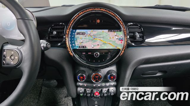 MINI Cooper S Classic Third Generation 2022 — фото 13