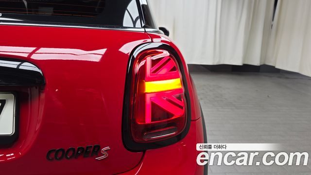 MINI Cooper S Classic Third Generation 2022 — фото 23