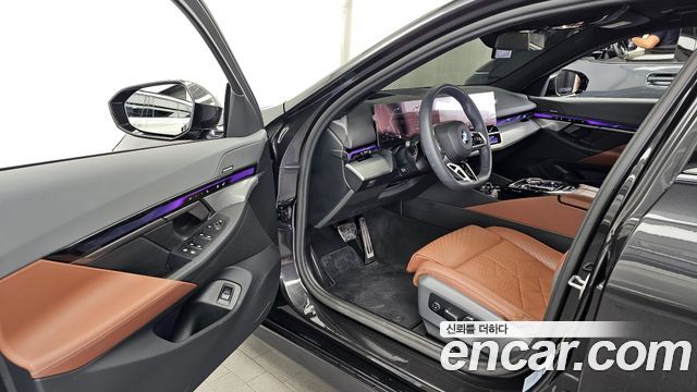 BMW 5 Series (G60) 530i xDrive M Sport 2025 — фото 10