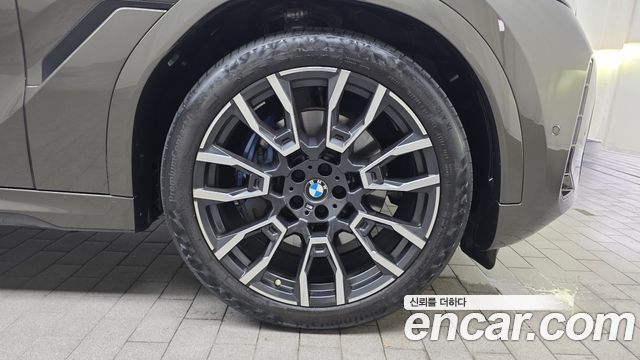 BMW X6 (G06) xDrive40i M Sport 2024 — фото 21