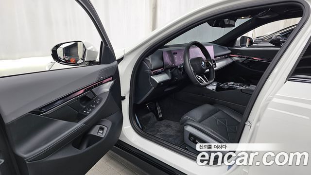 BMW 5 Series (G60) 530i xDrive M Sport 2024 — фото 10